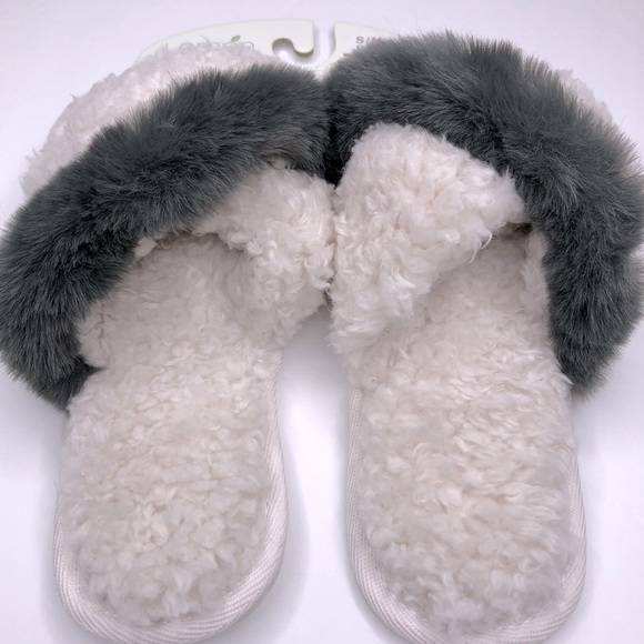 LEMON Gray Faux Fur & Creme Faux Sherpa Slippers Crisscross Style Sz S/M 5-6 - Picture 6 of 10